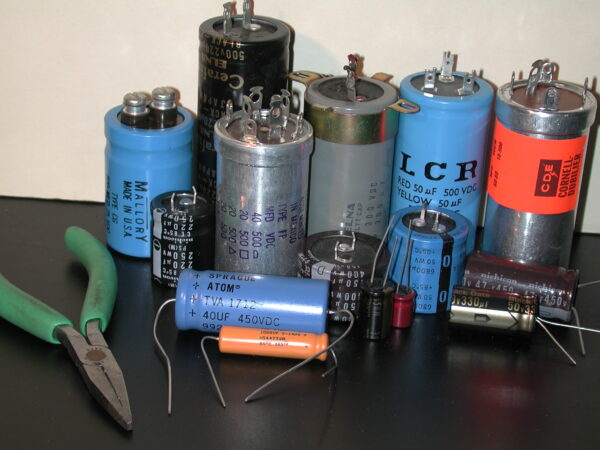 capacitor naif bin saadi